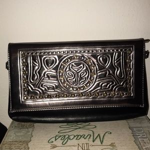 Silver/Black Metallic clutch 🖤